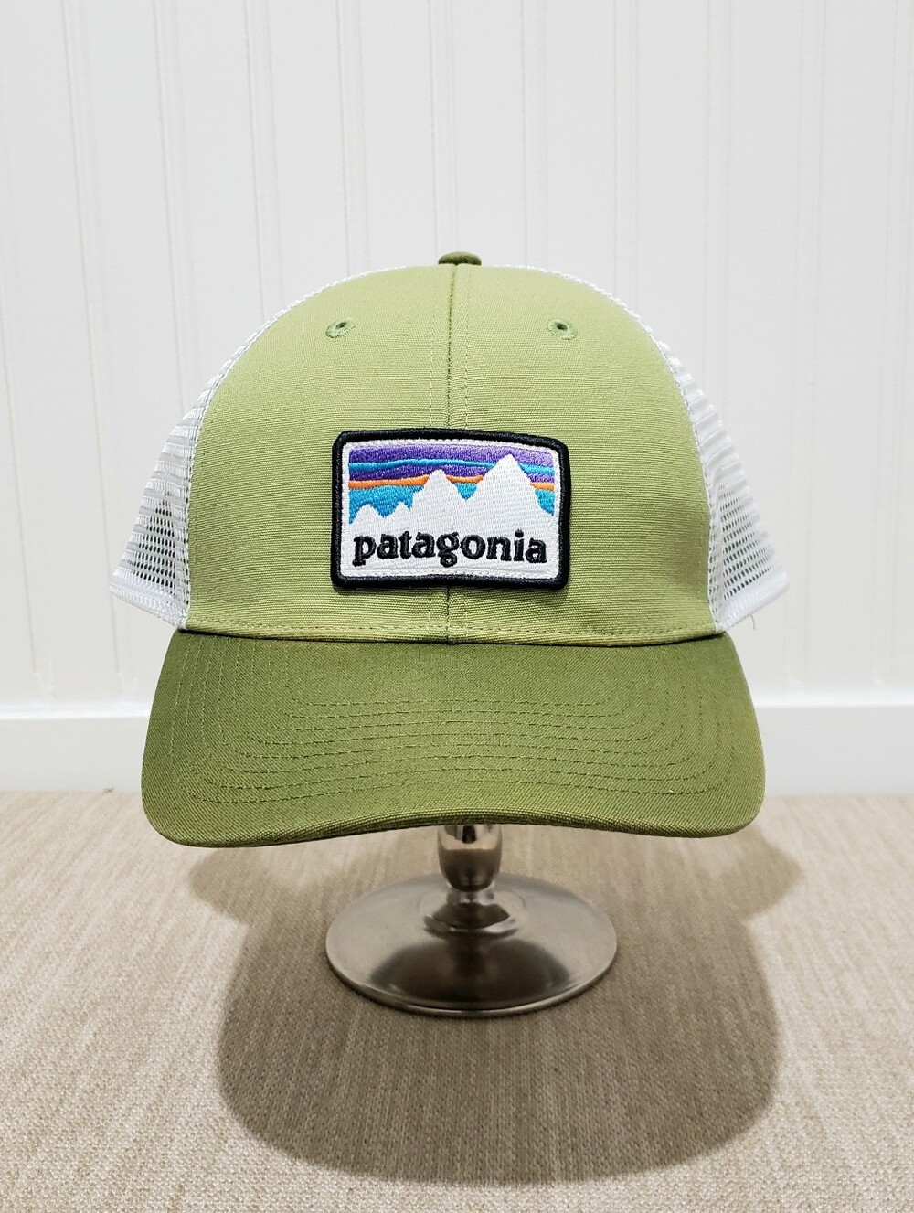 PATAGONIA Women's Organic Cotton Mesh Snap-Back Truckers Cap (ALL) Olive/White